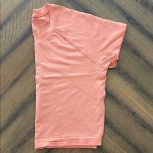 Lululemon Peach Swiftly Crop Size 8